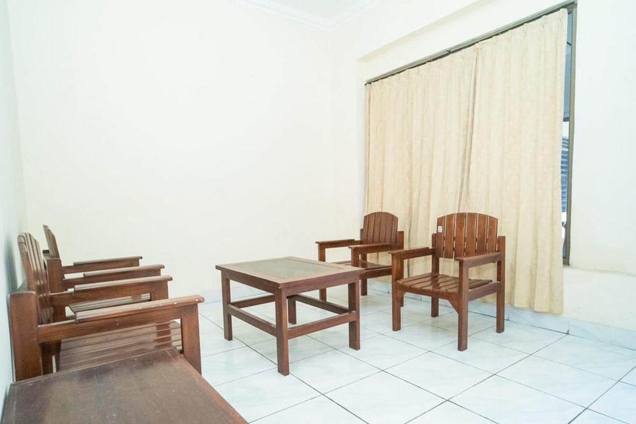 Reddoorz Near Kampus 3 Uty Yogyakarta Hotell Exteriör bild