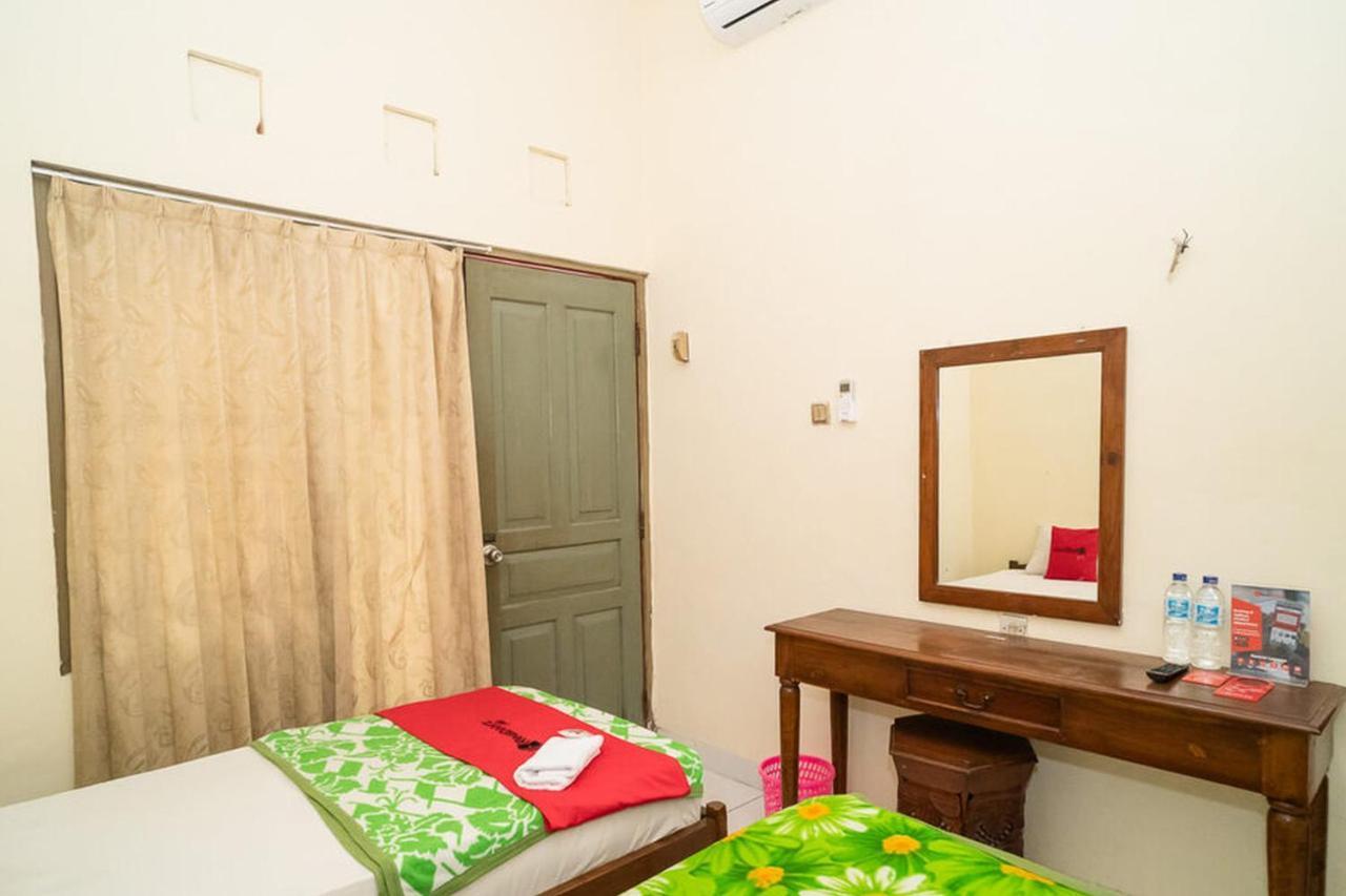 Reddoorz Near Kampus 3 Uty Yogyakarta Hotell Exteriör bild