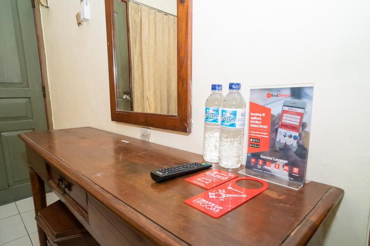 Reddoorz Near Kampus 3 Uty Yogyakarta Hotell Exteriör bild
