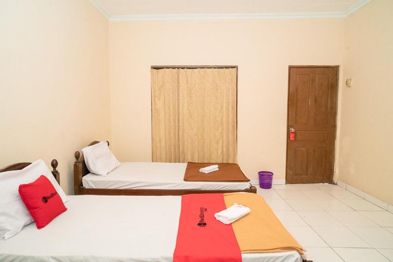 Reddoorz Near Kampus 3 Uty Yogyakarta Hotell Exteriör bild